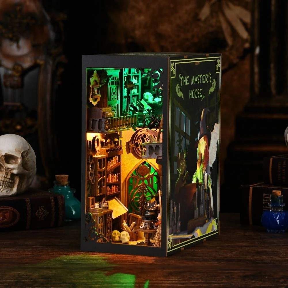 DIY Book Nook Kit - The Master's House