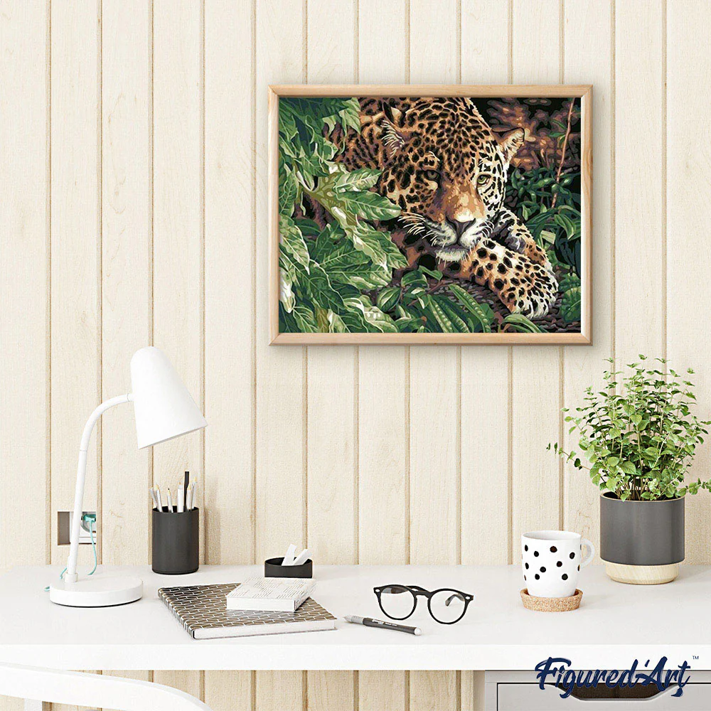 Leopard on the lookout - Image 3