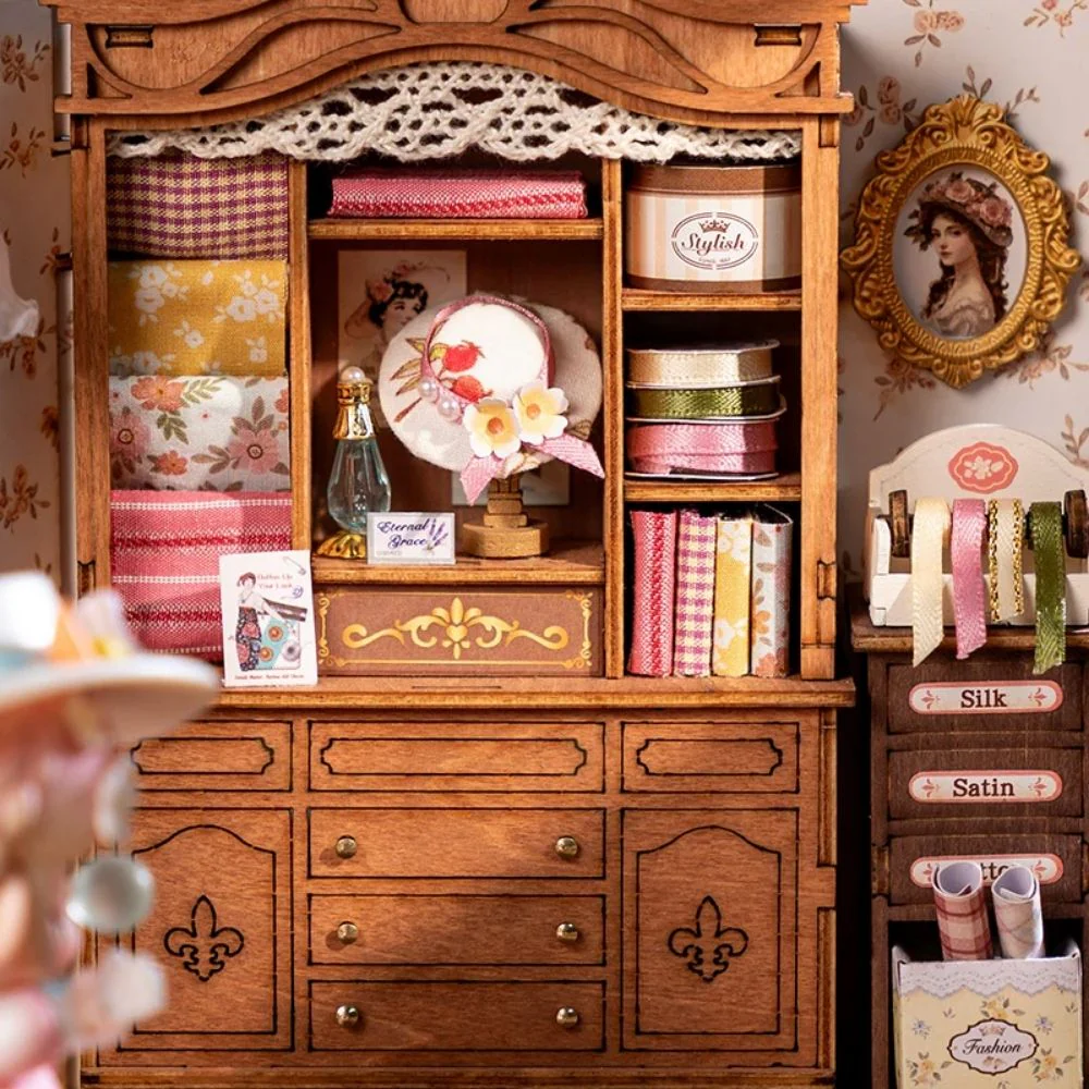 Miniature House - Elsa's Tailoring - Image 9