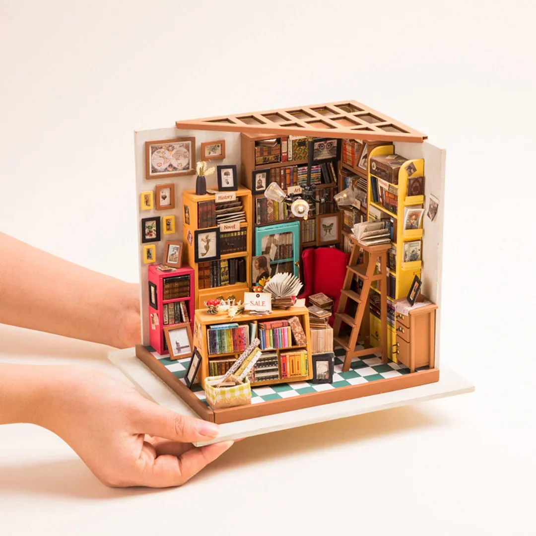 Miniature House - Sam's Study - Image 3
