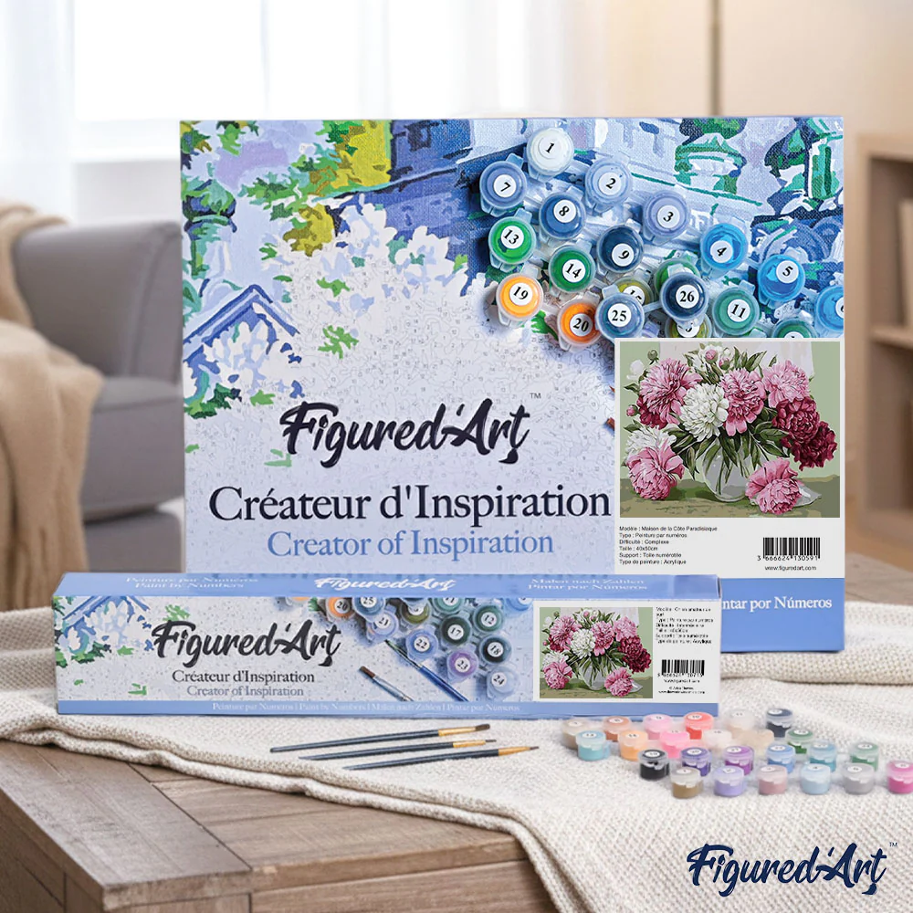 Pretty Peonies in Transparent Vase - Image 4